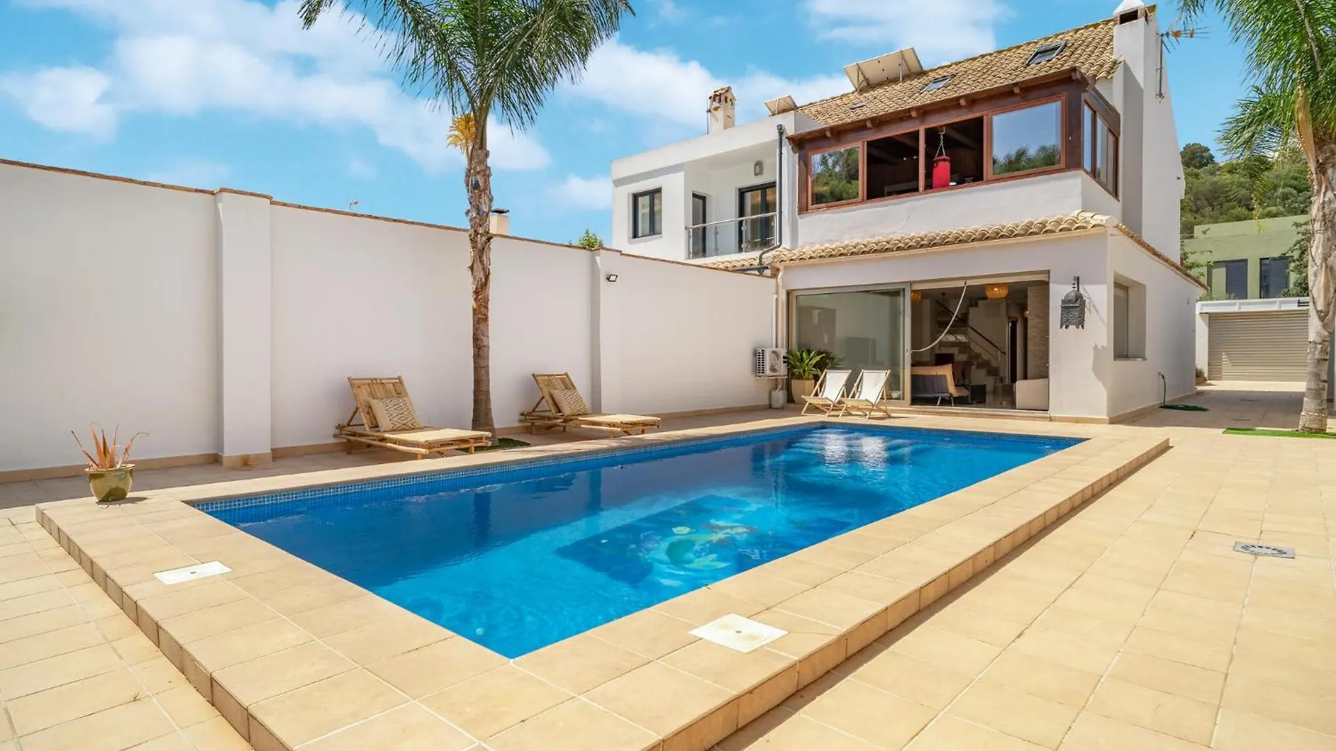 Casa De La Playa Benalmadena contacts